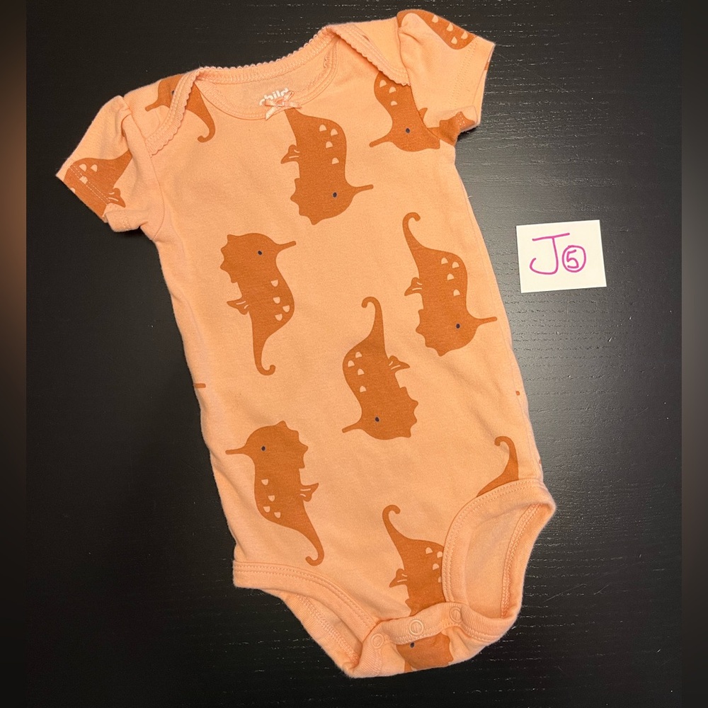 ⭐️5/$10.00⭐️ Carter’s 12m Seahorse Onesie
